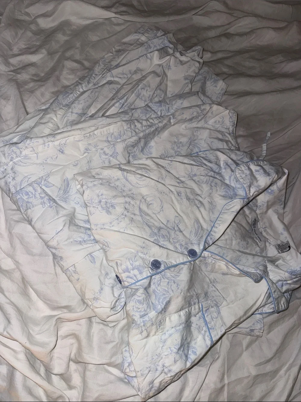Valerie Stevens White and Light Blue Floral Pajama Set